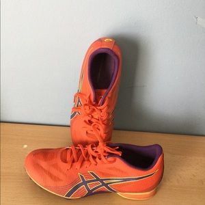 ASICS woman indoor soccer cleats